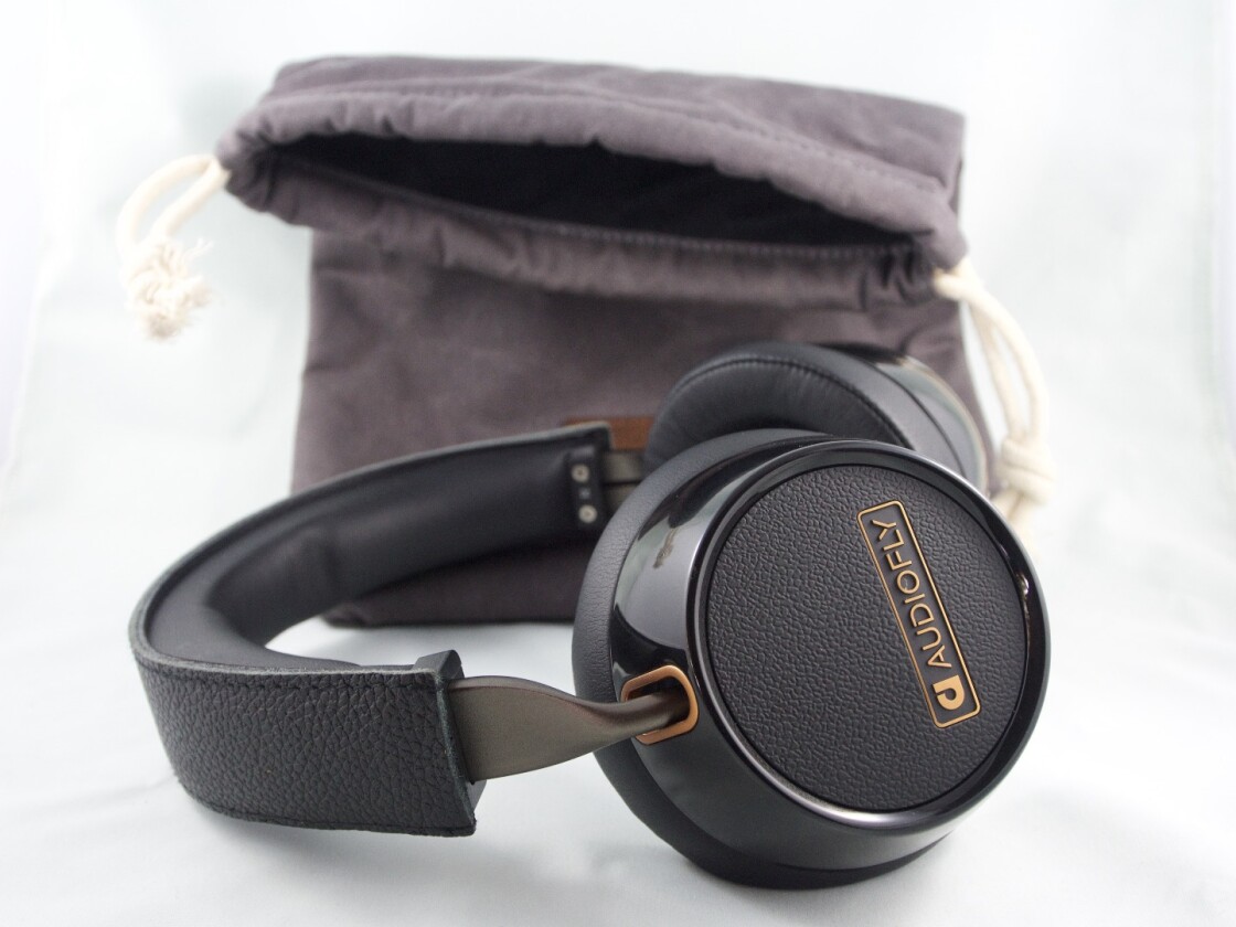 The AF240s ship with a snug waxed canvas carry ba - good for scratch prevention, and not much else