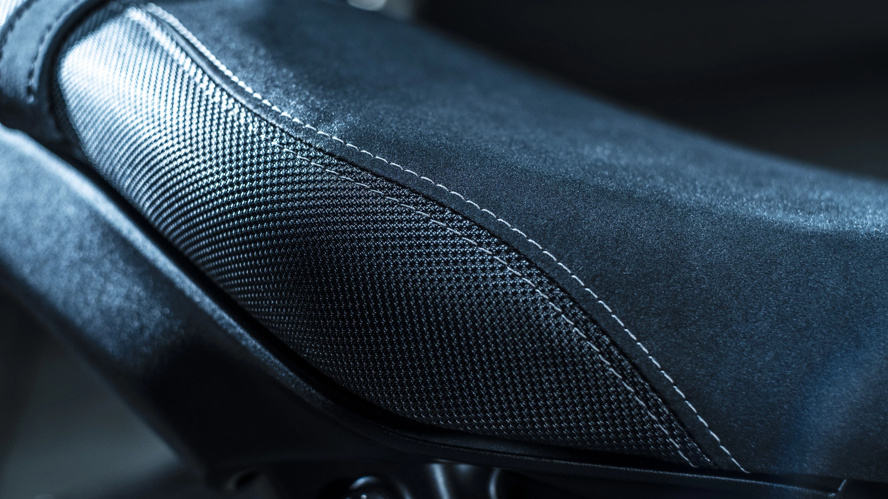 The double-stitched saddle of the 2021 Yamaha MT-09 SP