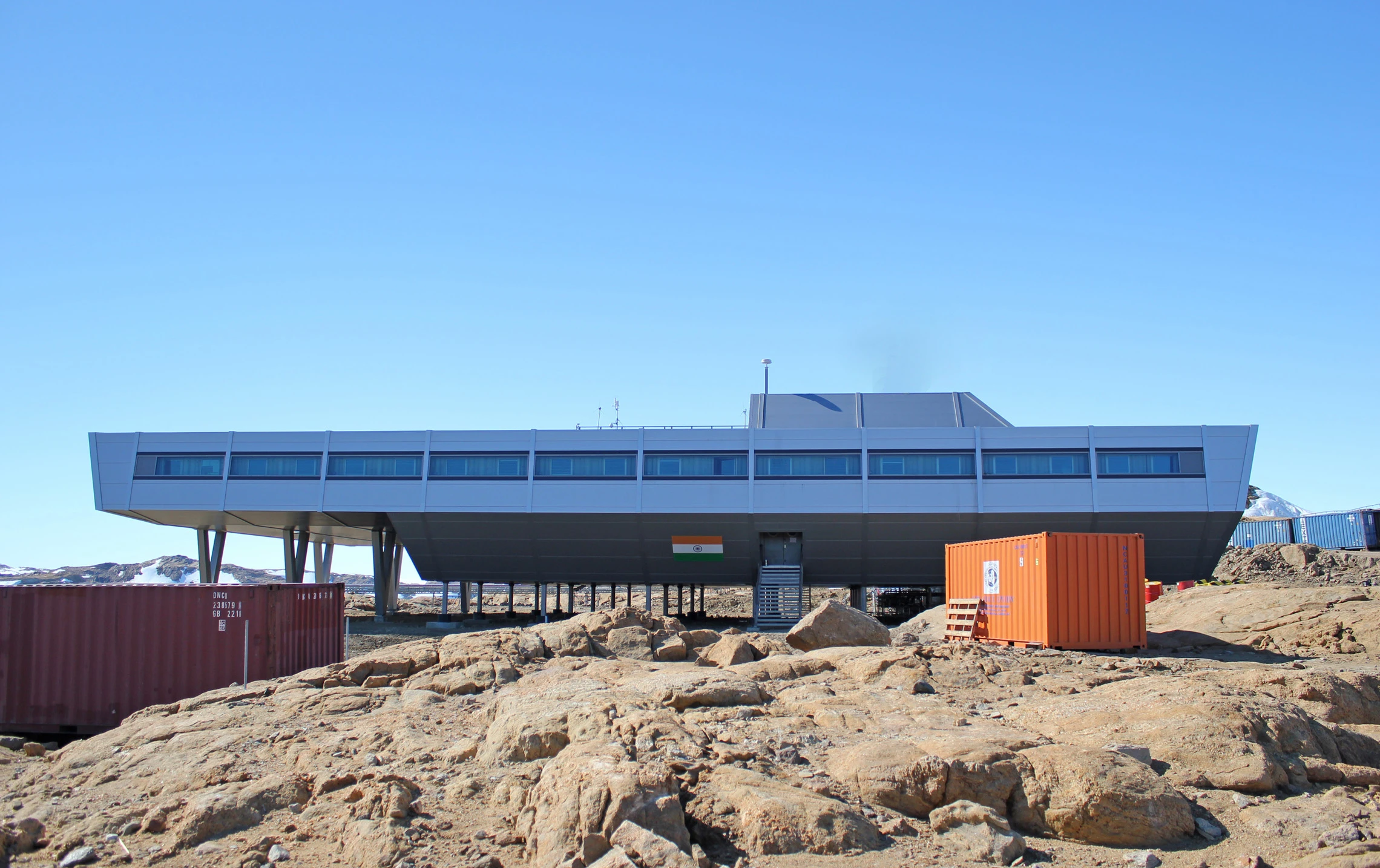 The facility measures 2,500 sq m (27,000 sq ft) (Photo: bof artchitekten)