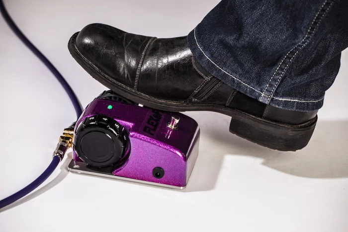 FLEXeFX allows guitarists to keep both hands on the instrument and change stompbox parameters with a foot