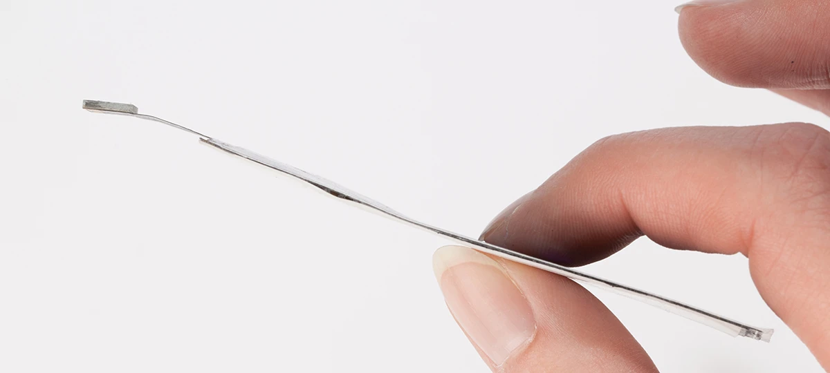 The iQi Mobile patch is 0.5 mm thick