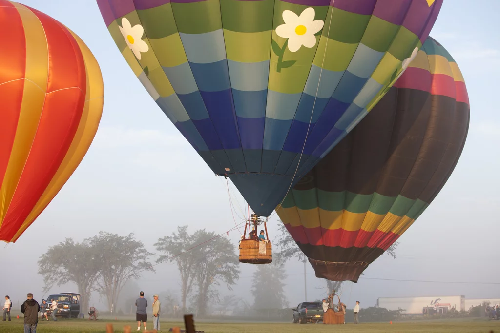 Hot Air balloons lift-off at Oshkosh 2010 (EAA photo)