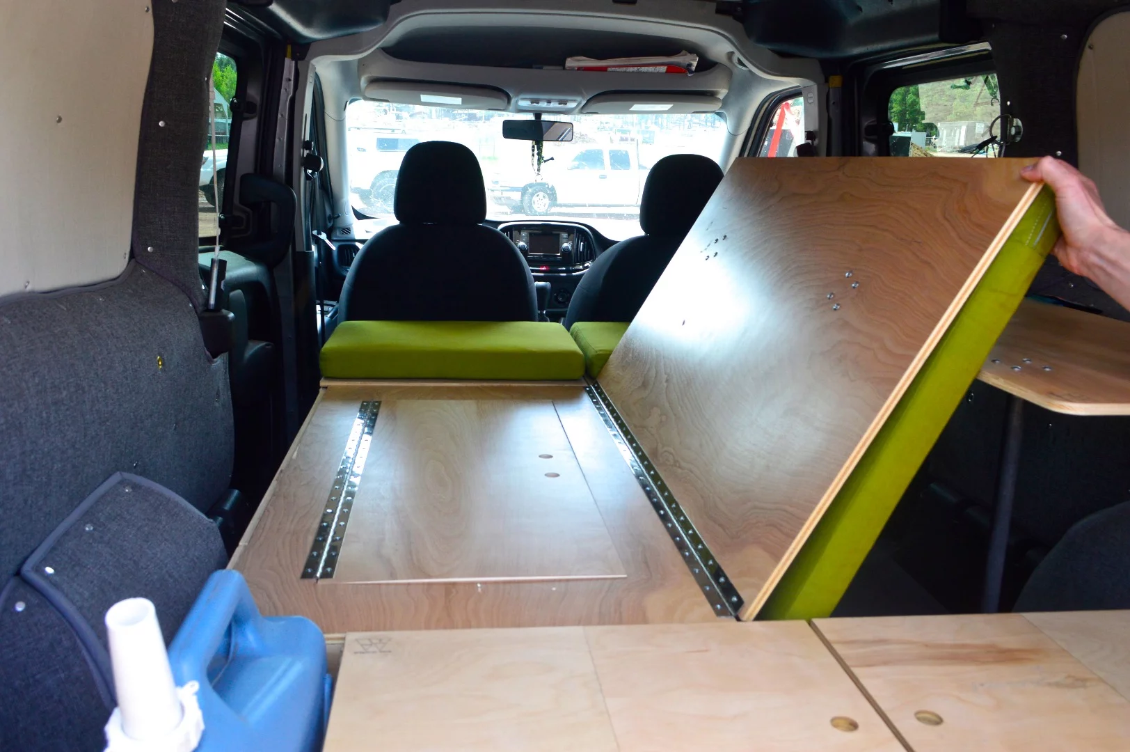 Folding the sleeping platform out