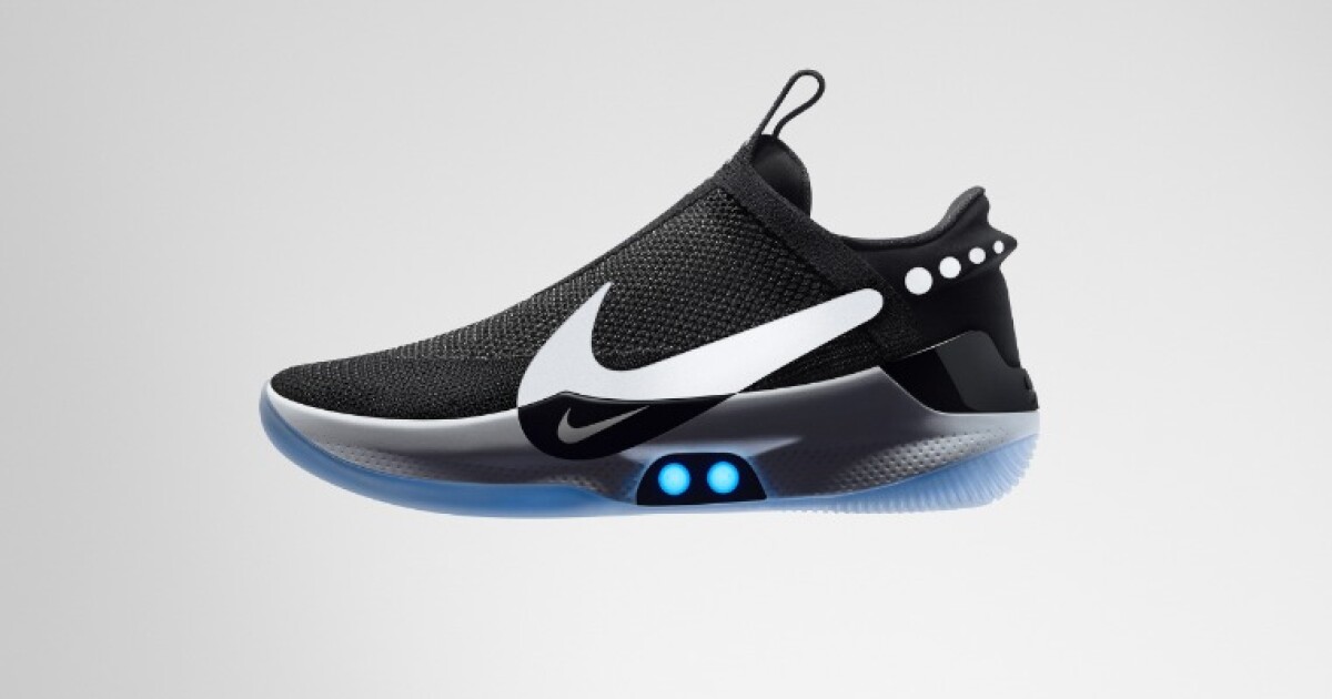 Admisión recuerda Miniatura Nike's new self-lacing basketball shoes can be adjusted with a smartphone