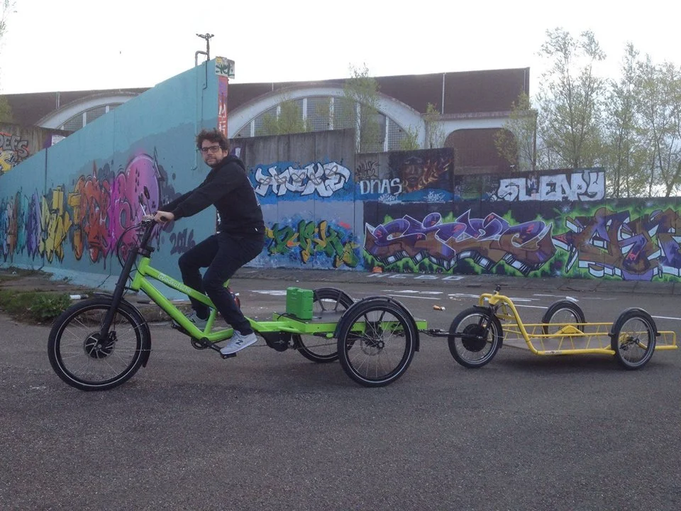 Carla recently experimented with its trailer behind a Musketier cargo trike, providing 882 lb of cargo capacity