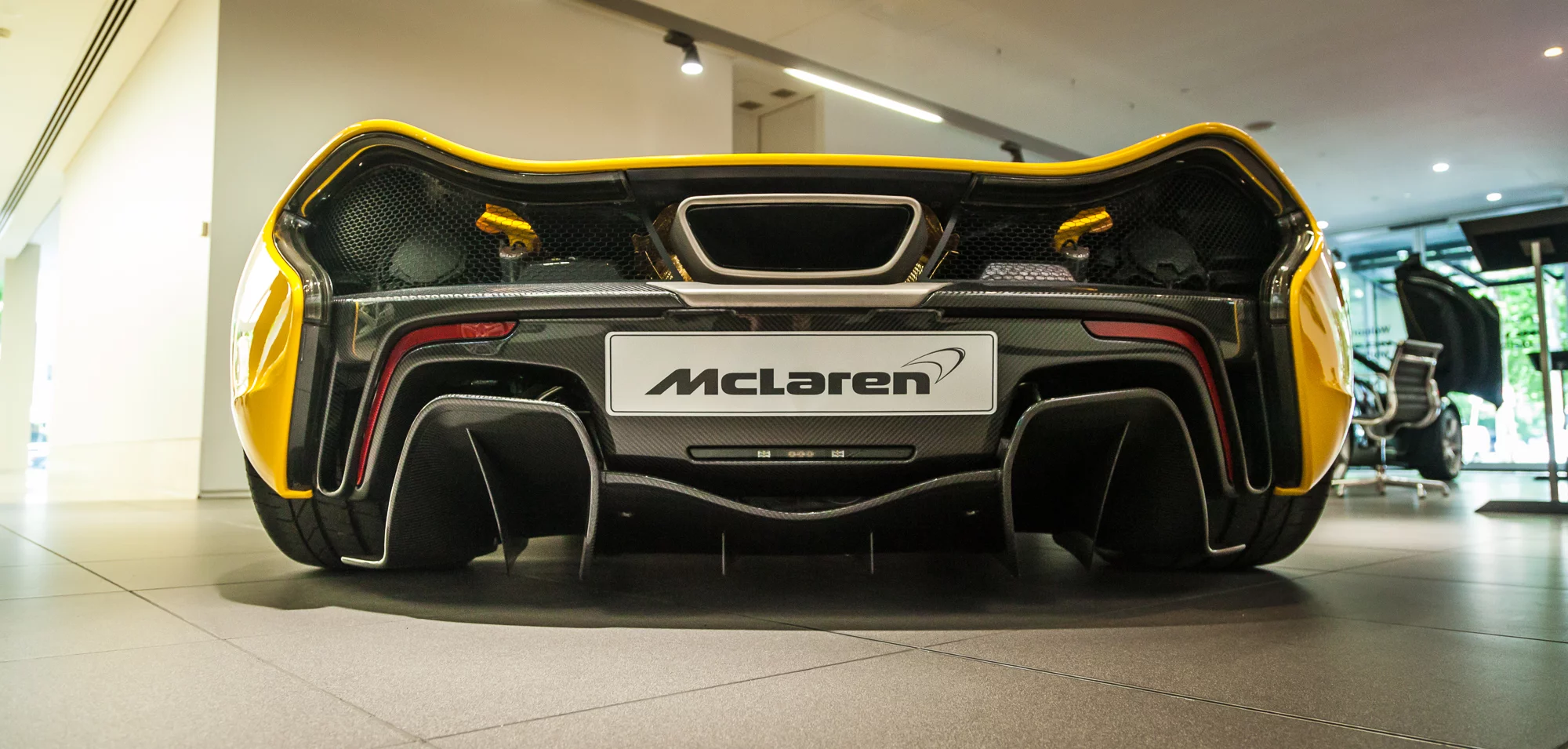 That massive rear diffuser sucks the car to the road at high speed (Photo: Loz Blain/Gizmag.com)