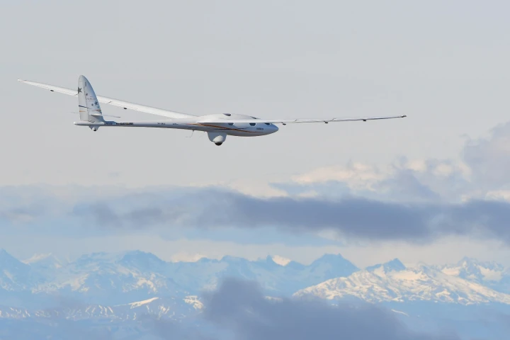 Perlan II is being tested for a new glider high altitude record attempt