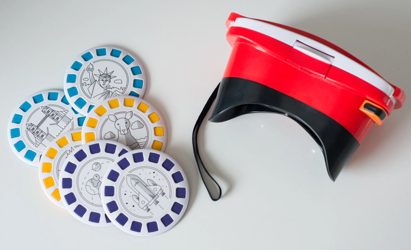 Viewing reels can be used to unlock experiences with the Mattel View-Master VR