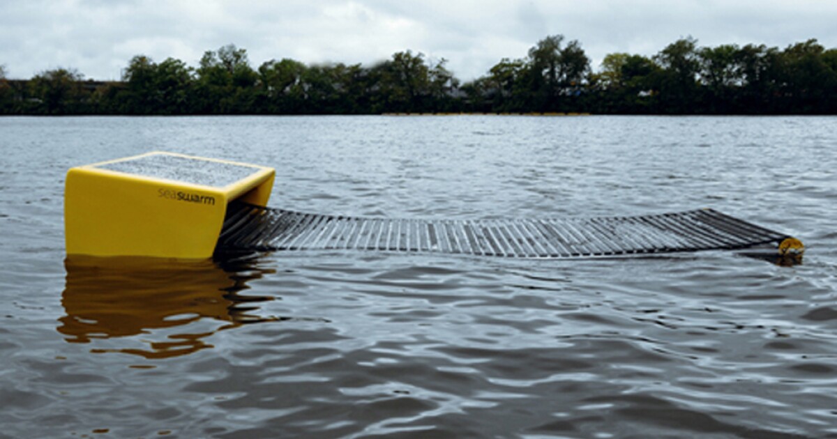 MIT researchers develop autonomous oilabsorbing robot to clean up oil spills