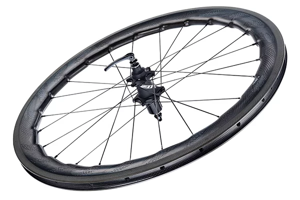 The front Zipp 454 NSW Carbon Clincher weighs just 690 g