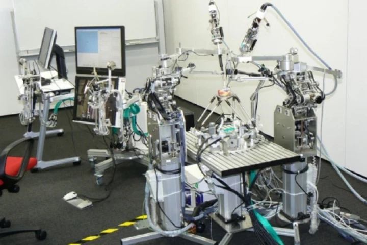 Waseda University's heart rate compensation system allows beating hearts to be operated on as if they were motionless.