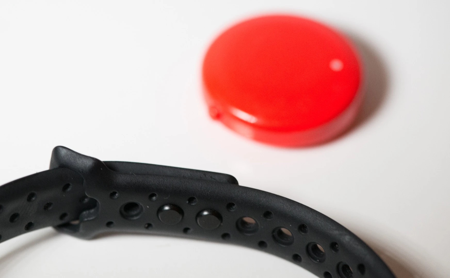 The band on the Moov Now sports coach and activity tracker