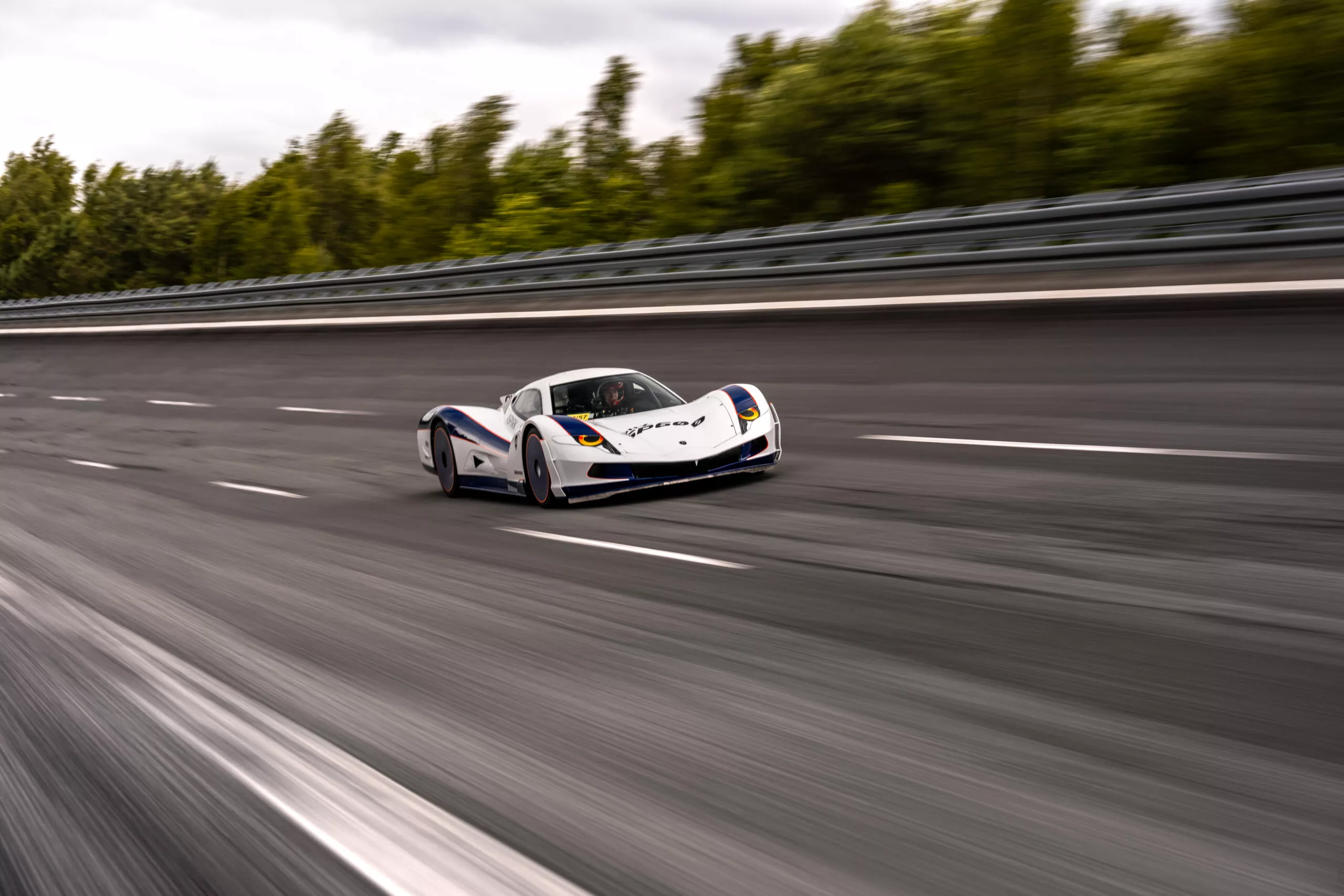 The Owl SP600 's top speed of 438.7 km/h was achieved during the second record attempt of the day