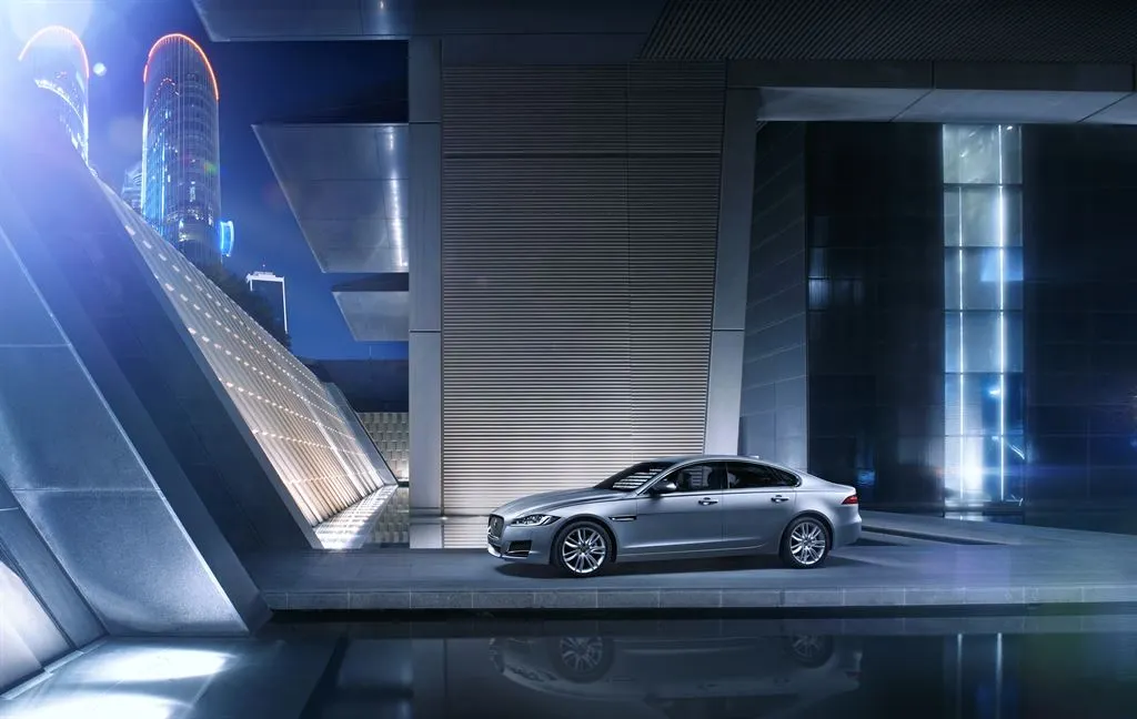 The 2016 Jaguar XF has voice control