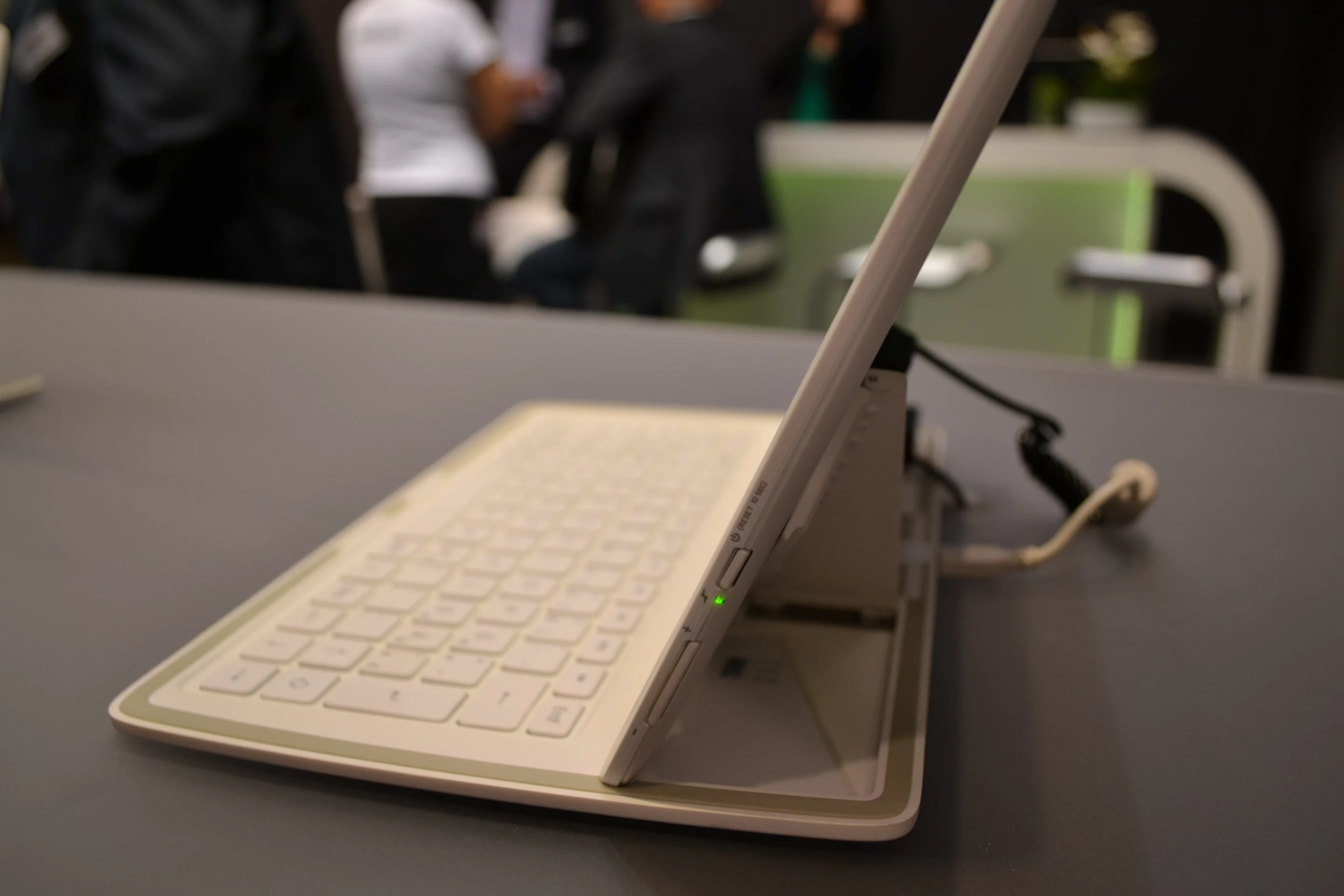 When you pick up a docked tablet, the keyboard goes with you