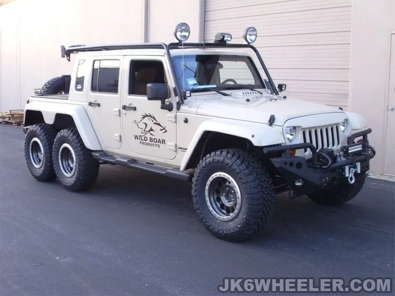 It has a V-6 Pentastar gas engine, and an automatic transmission