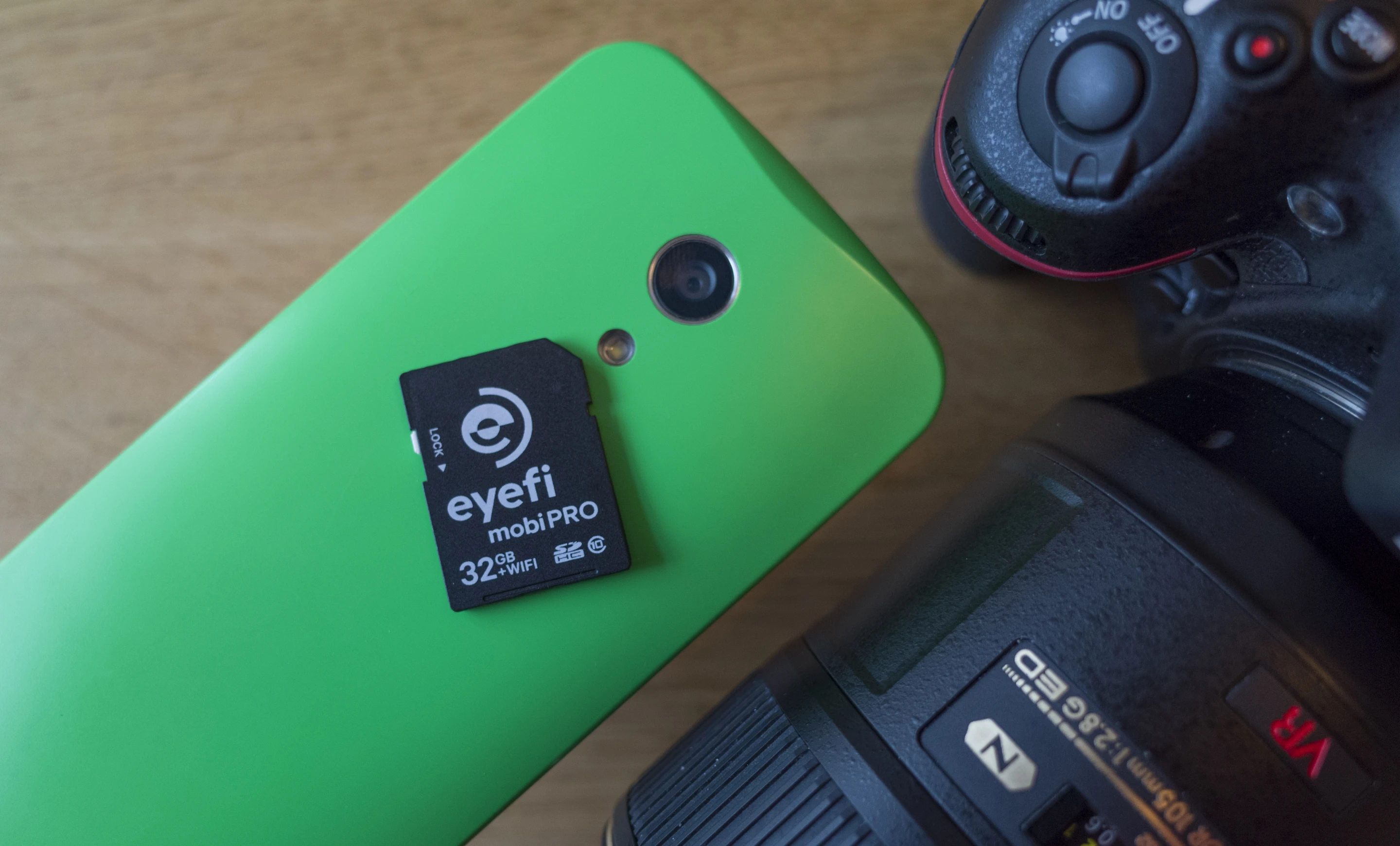 The Eyefi Mobi Pro wireless SD card offers simple but powerful wireless sharing (Photo: Simon Crisp/Gizmag.com)