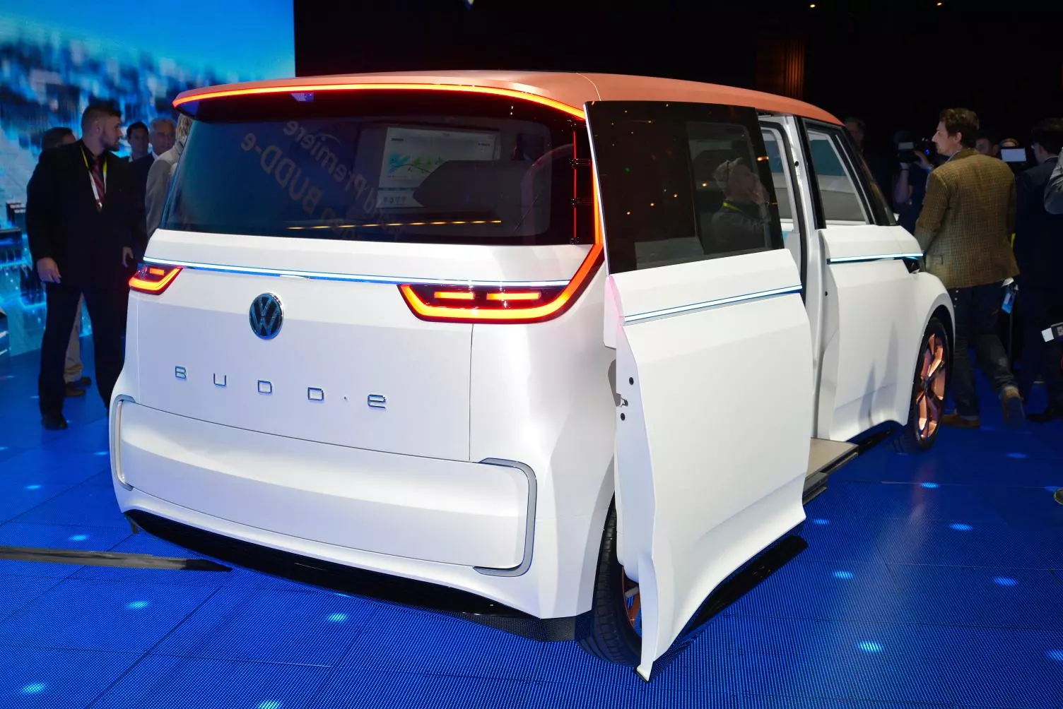 World premiere of the Volkswagen Budd-e concept at CES 2016