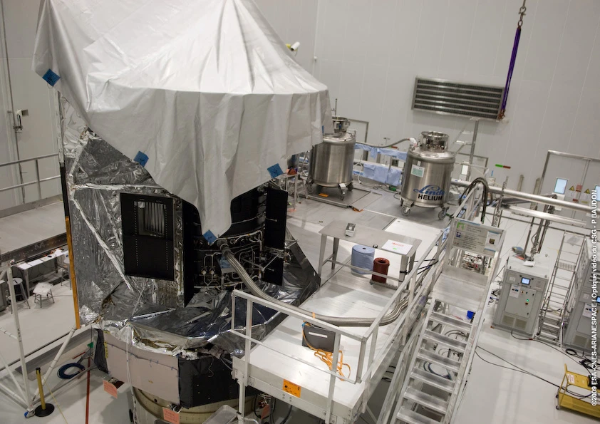 Helium filling of Herschel (Image: ESA-CNES-Arianespace / Optique Vidéo du CSG - P. Baudon)