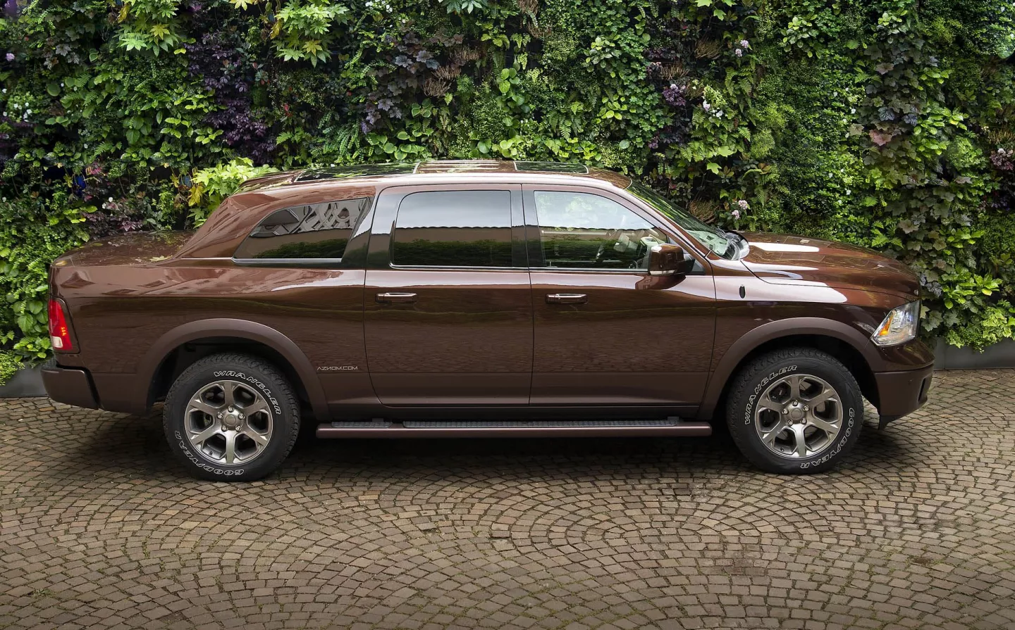 The Palladium isn't the prettiest car we've seen, but looking at the mashed pickup-sedan dimensions of the 2018 Atulux makes us appreciate it a little more