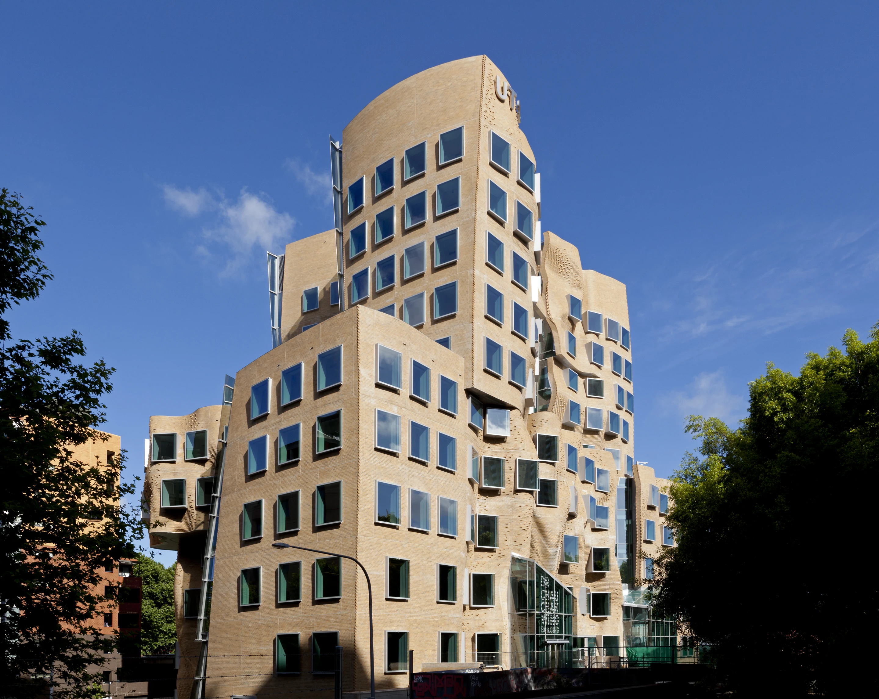 The "paper bag" is part of the business school at the University of Technology Sydney (UTS) and will house over 1,600 students and staff (Photo: Andrew Worssam)