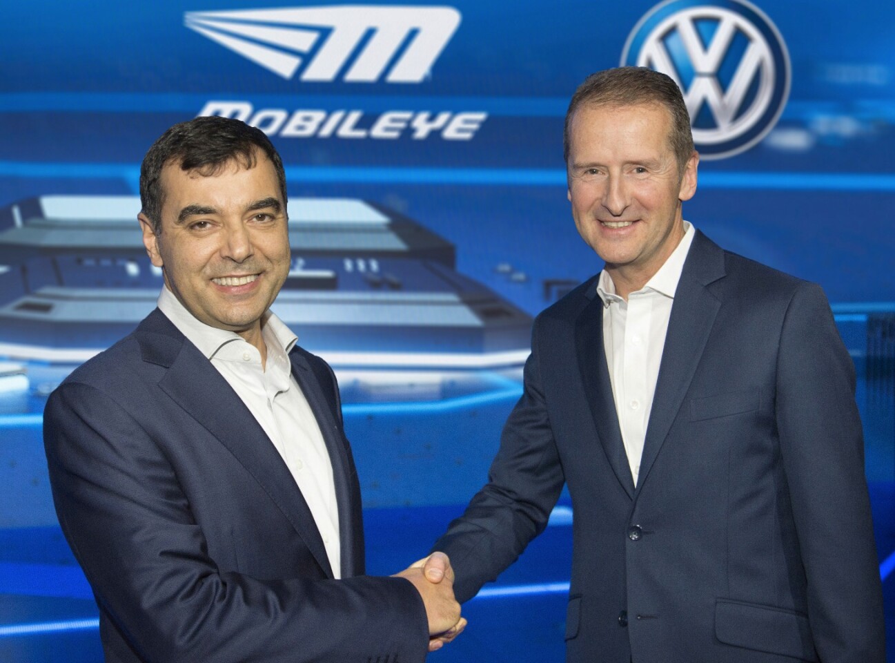 Left to right: Prof. Amnon Shashua (Chairman Mobileye) and Dr. Herbert Diess (Chairman Volkswagen brand)