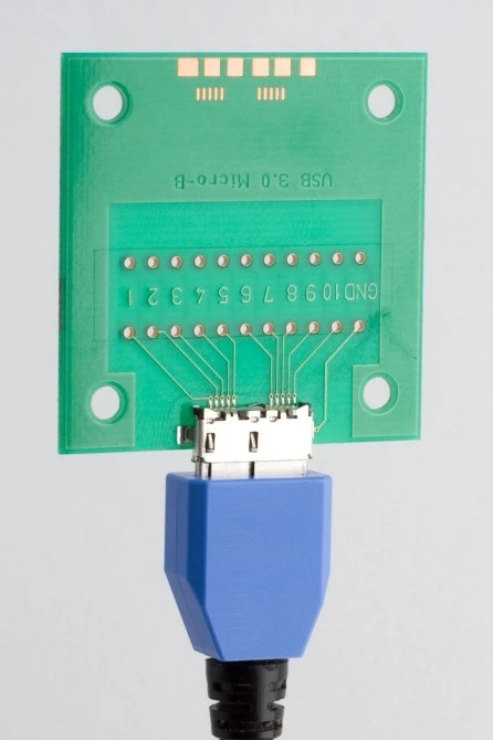 SuperSpeed USB Cable and Connector