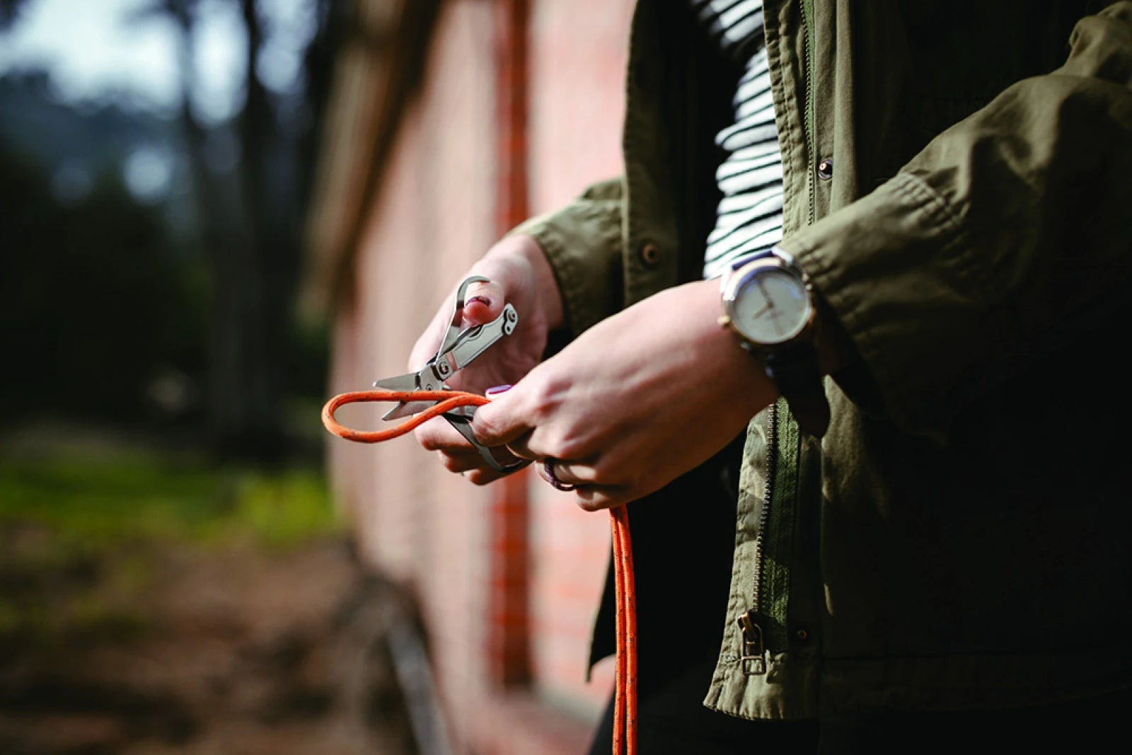 The Snippet's scissors also feature finger loops for a better grip