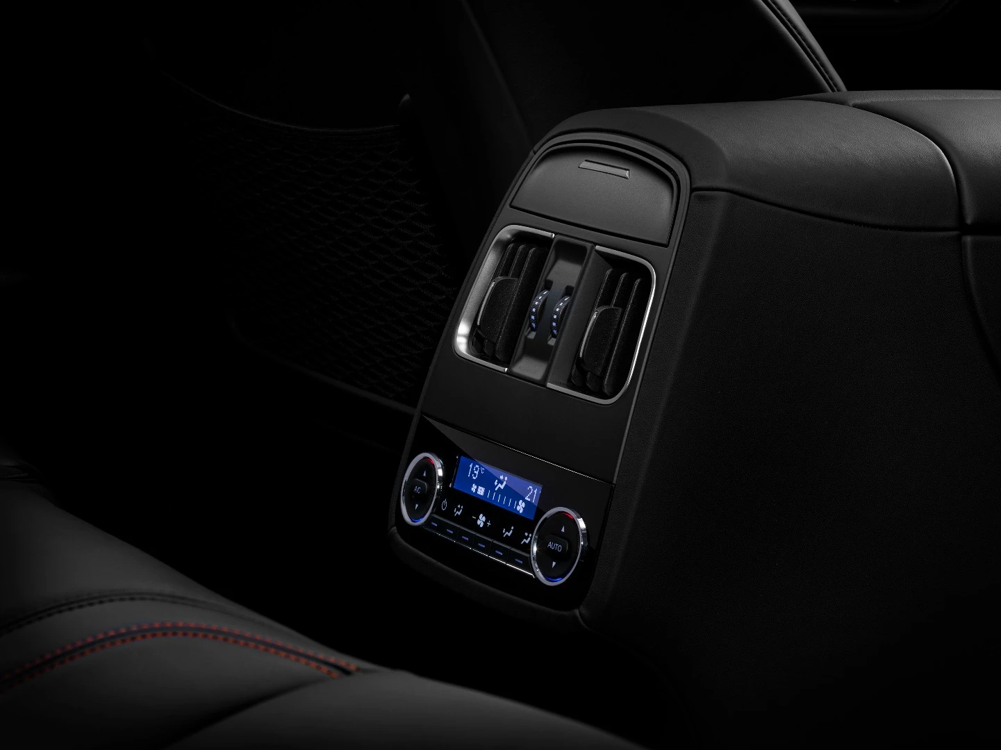 The Levante Trofeo comes standard with a 1,280-watt B&W premium sound system