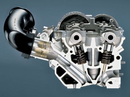 BMW's new V10 engine in detail