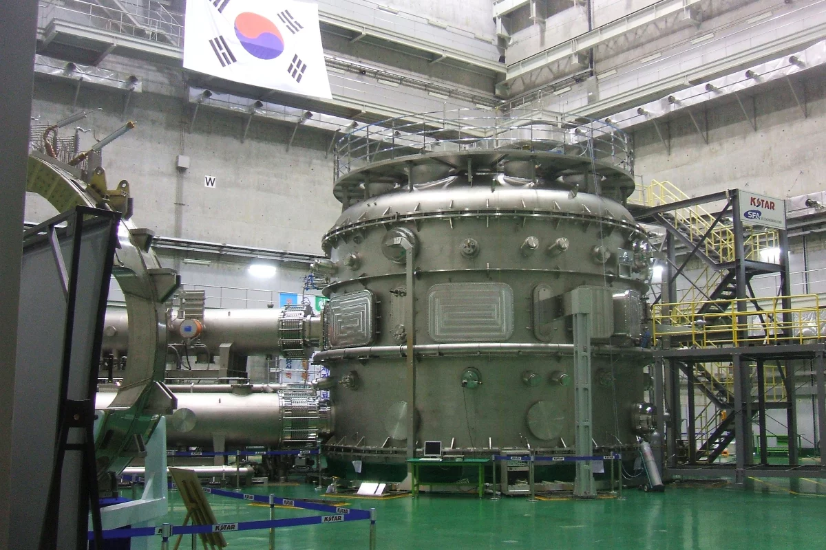 KSTAR, the so-called "Korean artificial sun," has set a record for maintaining plasma at temperatures over 100 million °C