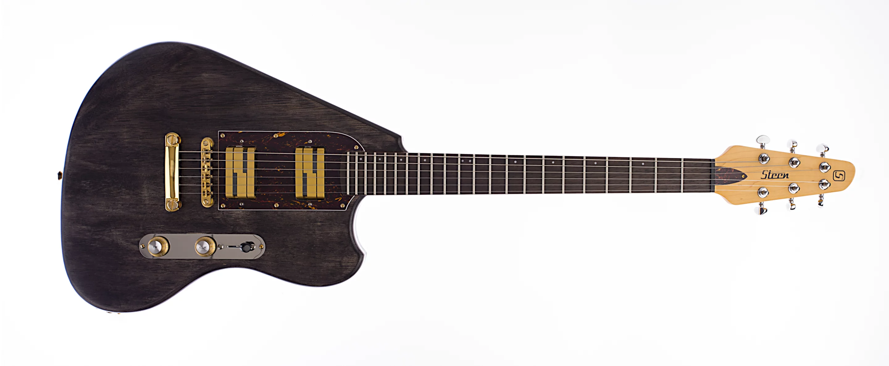 The Steen Silver & Gold model has Lace Alumitone Gold pickups and chrome hardware