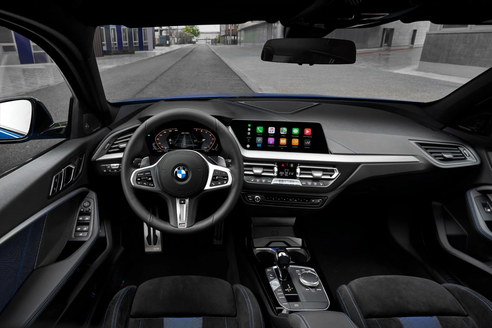 Tidy dash, with wide touchscreen