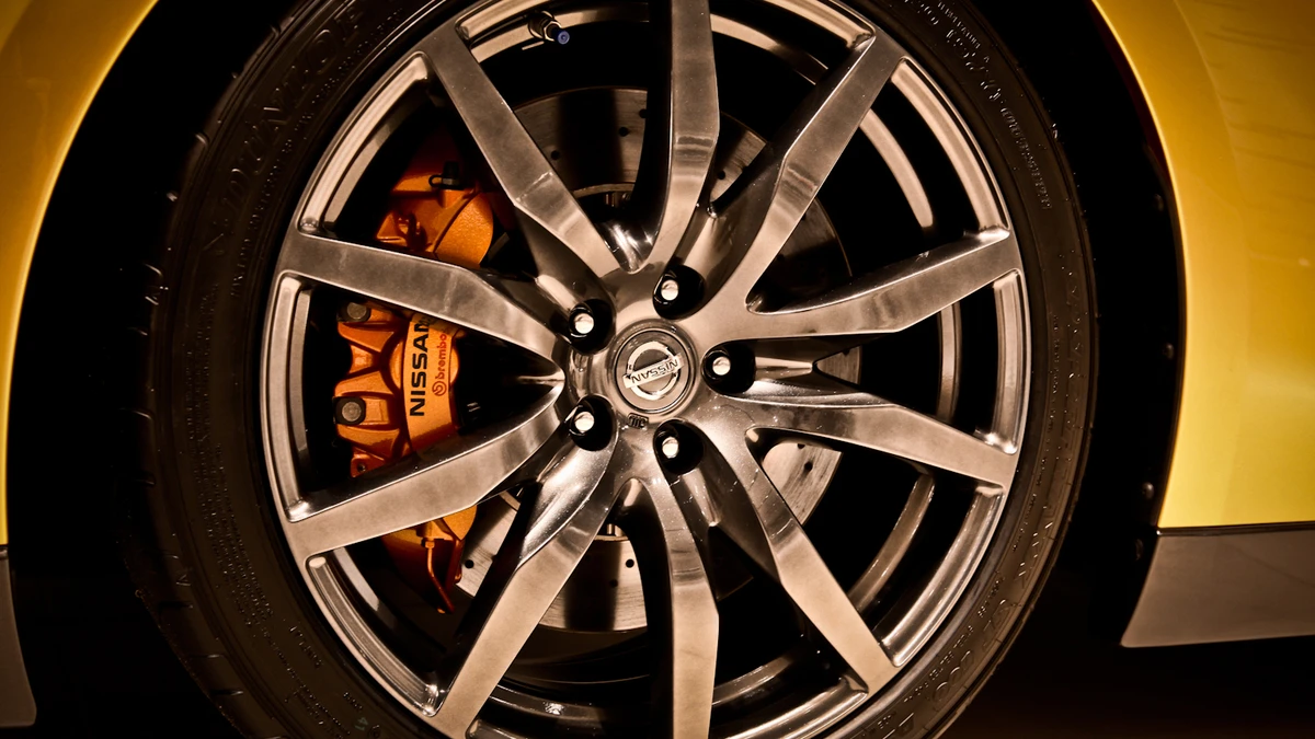 Gold calipers come with the Bolt Gold GT-R