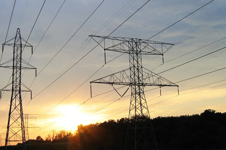 Armchair quantum wire could be used to create cables that can transmit electricity over long distances with negligible loss (Image: Beige Alert via Flickr)