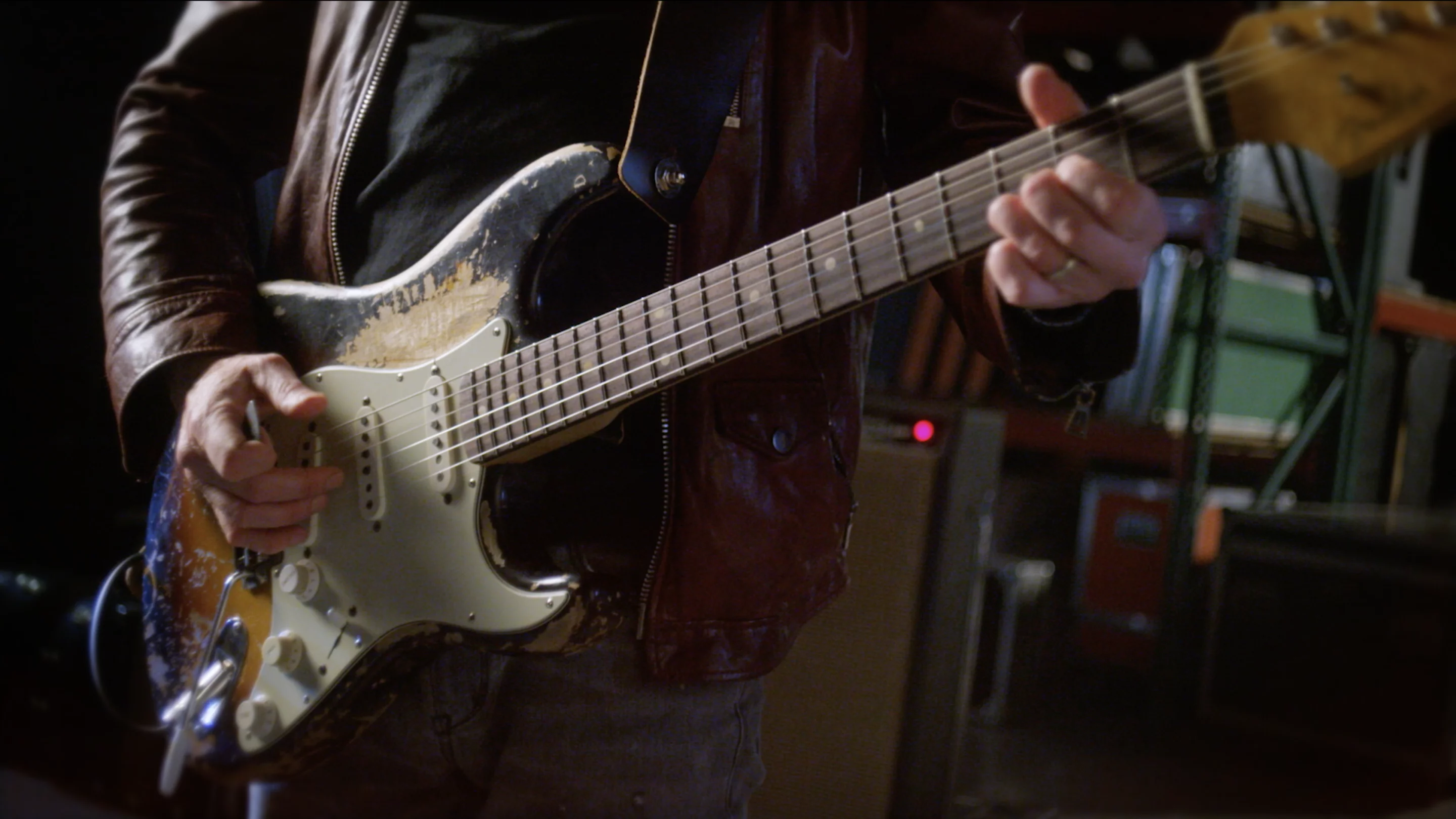 Authentic touches include custom pickups hand-wound by Josefina Campos, a treble-bleed tone capacitor and 1960 "oval C" neck profile