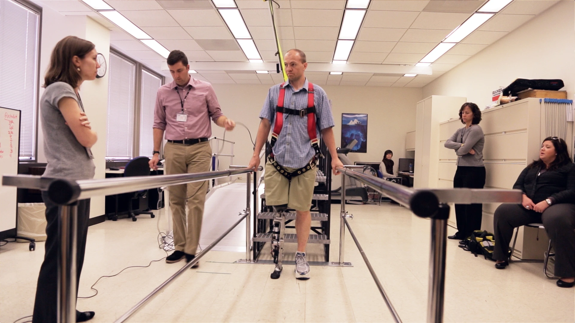 Zac Vawter tests a bionic leg at the Rehabilitation Institute of Chicago Center for Bionic Medicine
