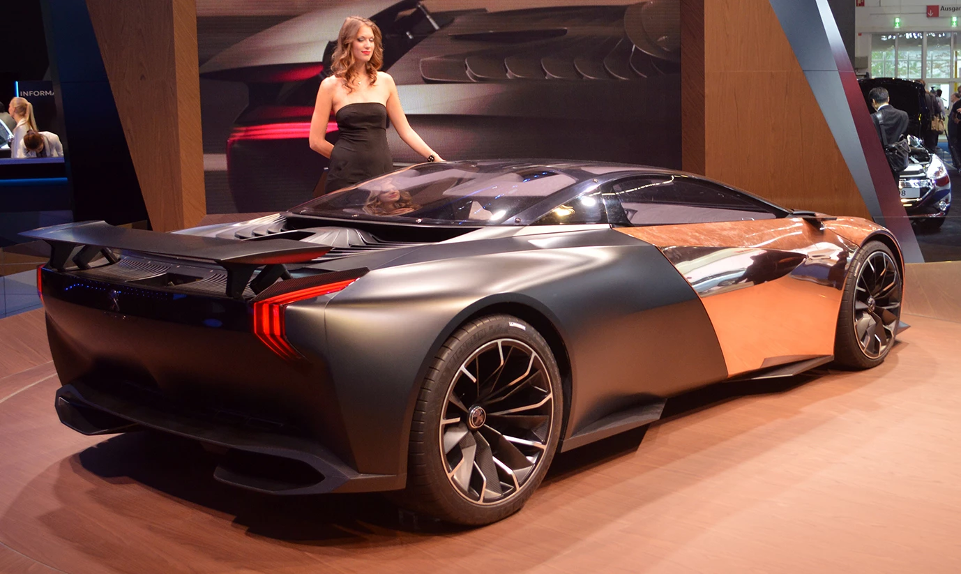 The copper side panels of the Peugeot Onyx concept are intended to change in appearance over time from oxidation
