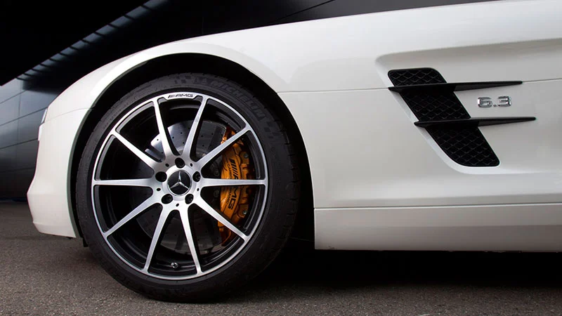2013 Mercedes-Benz SLS AMG GT Coupé detail