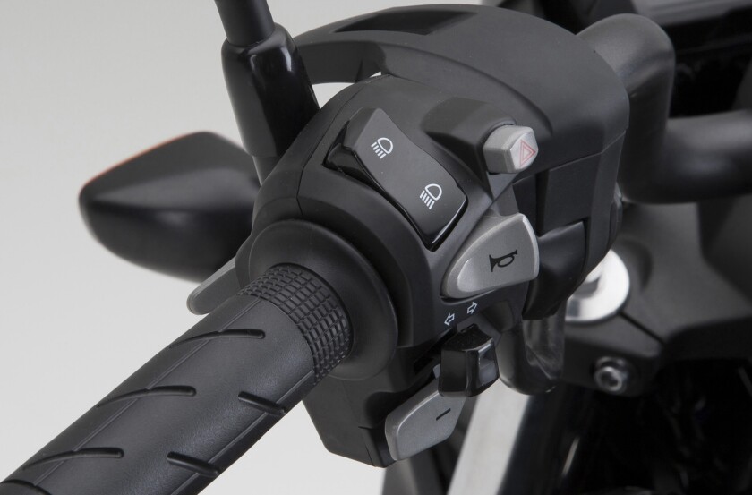 The Honda DCT offers three modes of gear changing - automatic twist-and-go in D and S mode, plus a trigger-operated computer-game-style manual MT mode - similar to the paddle gear-changes on a Formula One car and quite different to the foot-pedal operated sequential gearbox of a traditional motorcycle. In MT mode, the gears are shifted manually using the left index finger to shift up and the thumb to shift down