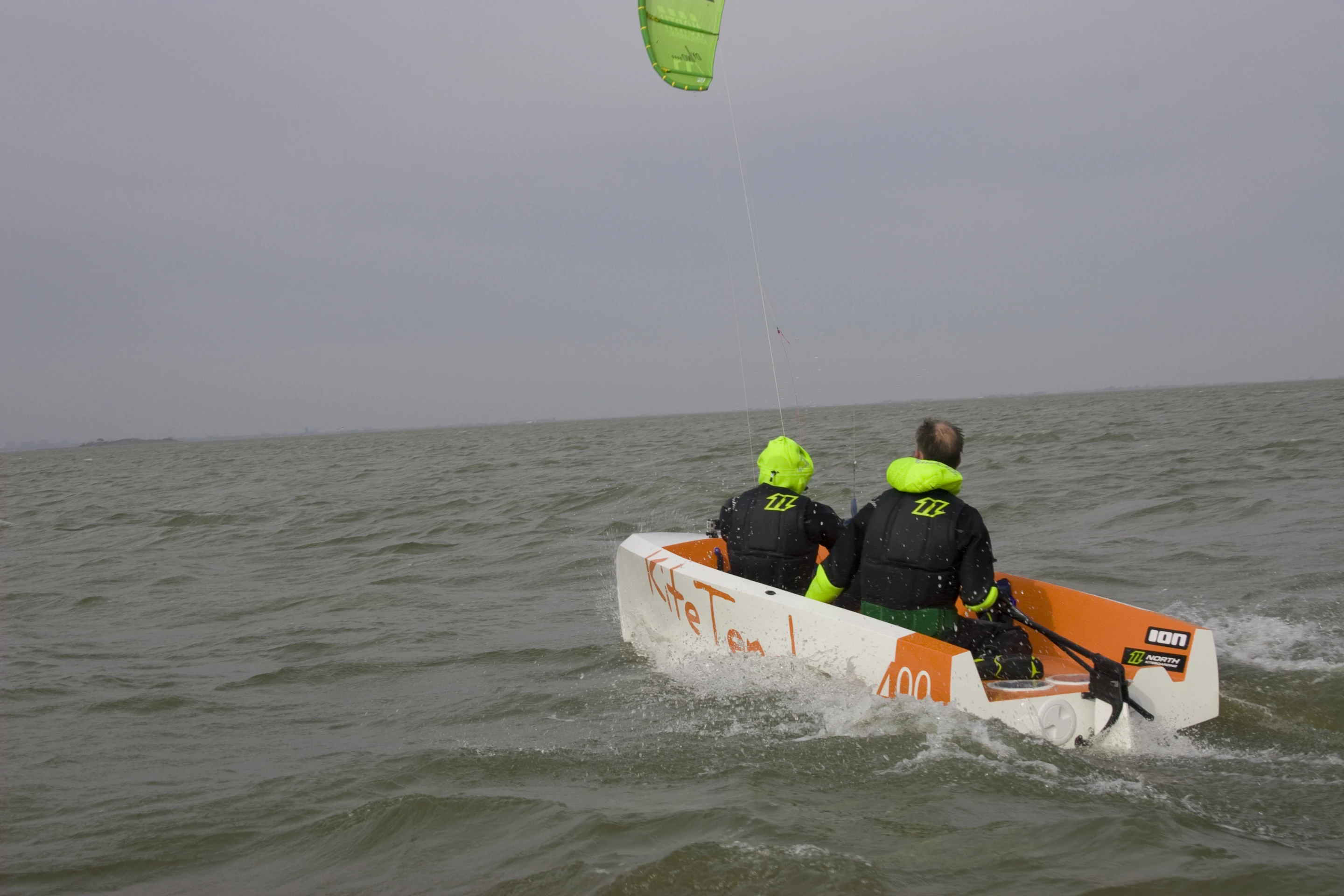 Kitesailing with the Kitetender