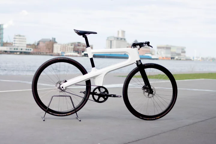 The Mokumono's frame is made from two laser-welded sheets of press-formed aluminum