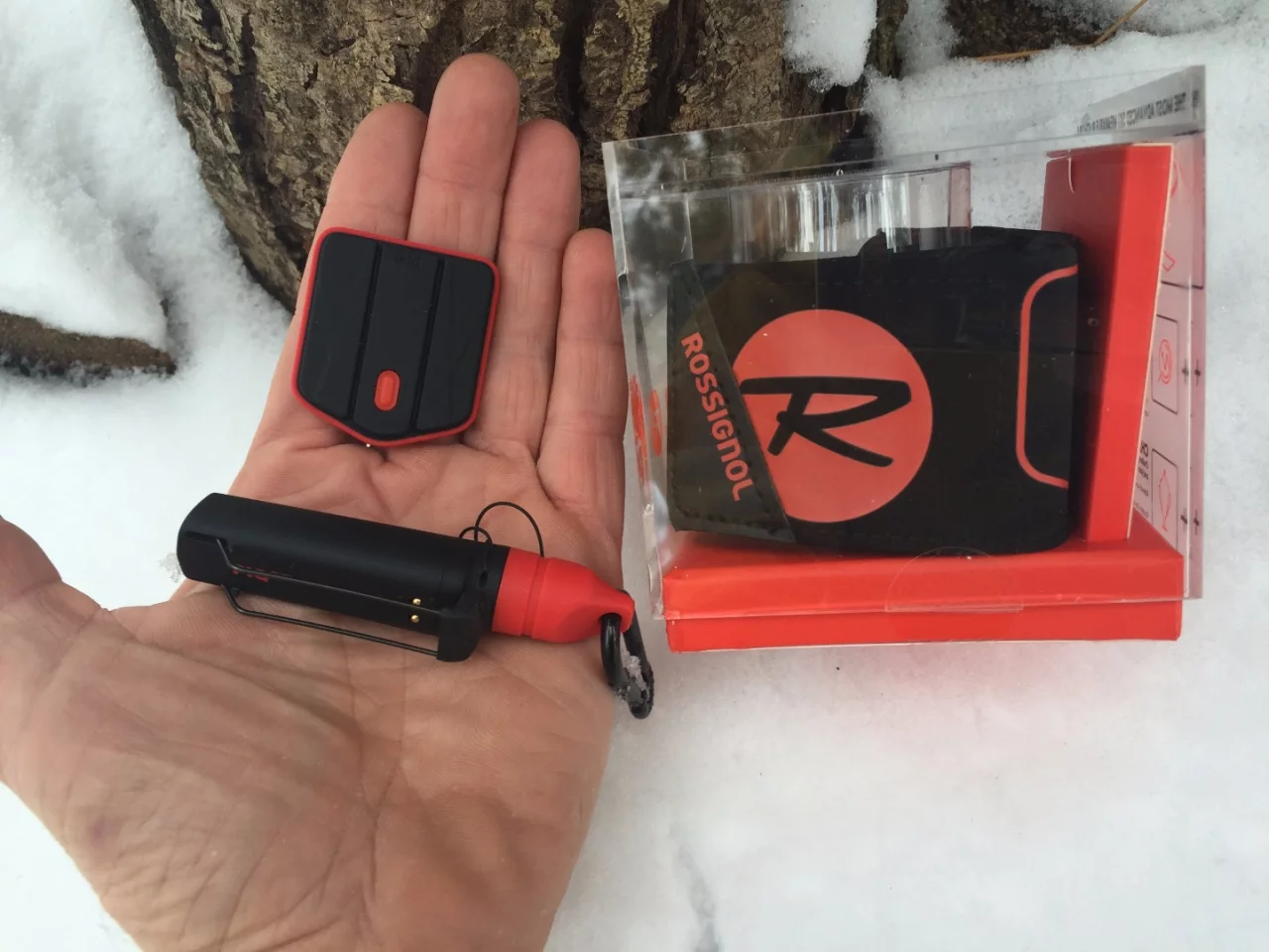 The Piq sensor and charging unit fit in your hand