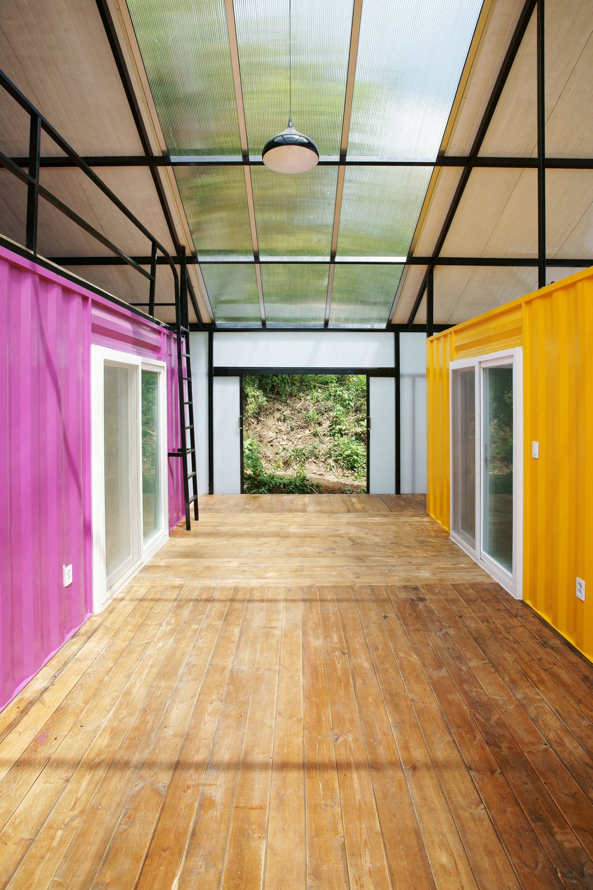 Low Cost House is home to a family of seven (Photo: Hwang Hyochel)
