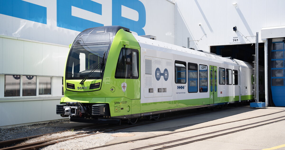 World's first narrow-gauge hydrogen train built for Italy's ...