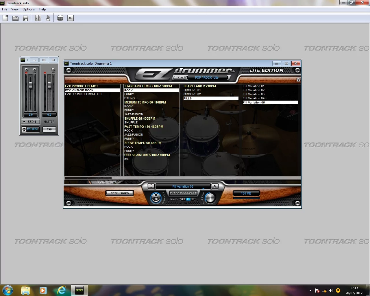 EZ drummer Lite comes with a good selection of pre-recorded percussion patterns