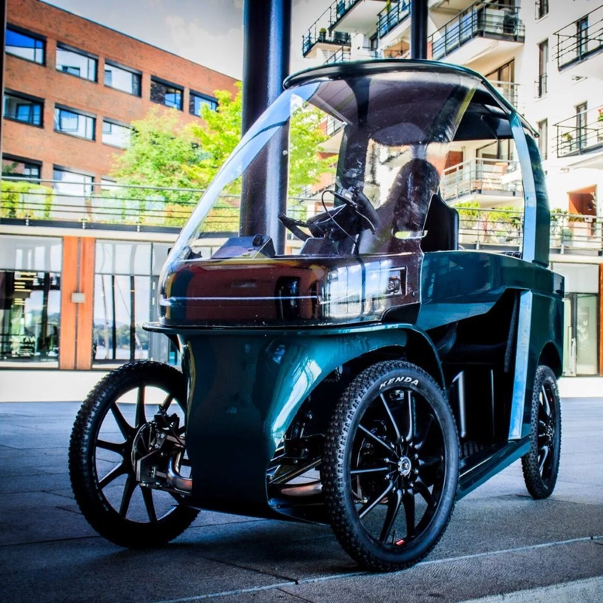 The CityQ has a 4-meter (13.1-ft) turning radius