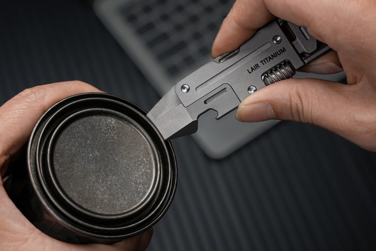 Stealthy EDC pry bar packs more tools than meet the eye