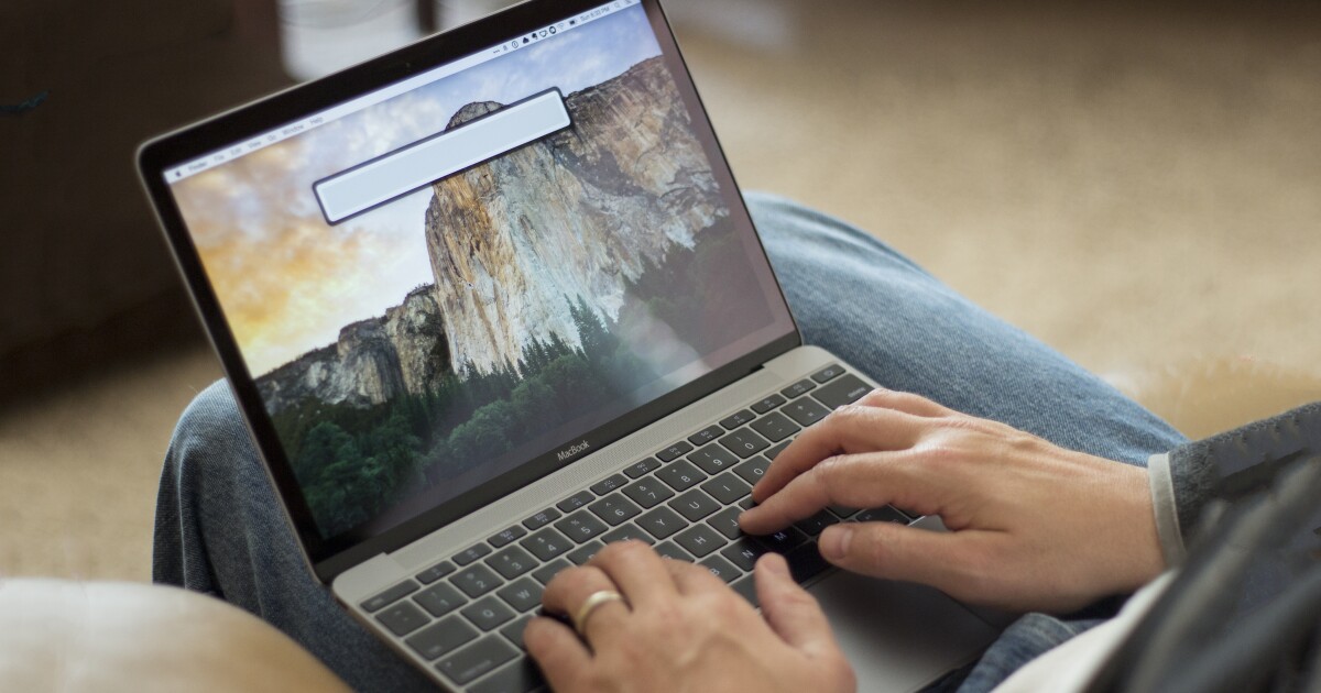 12-inch MacBook (2015) review: Lighter than Air, but at a cost 