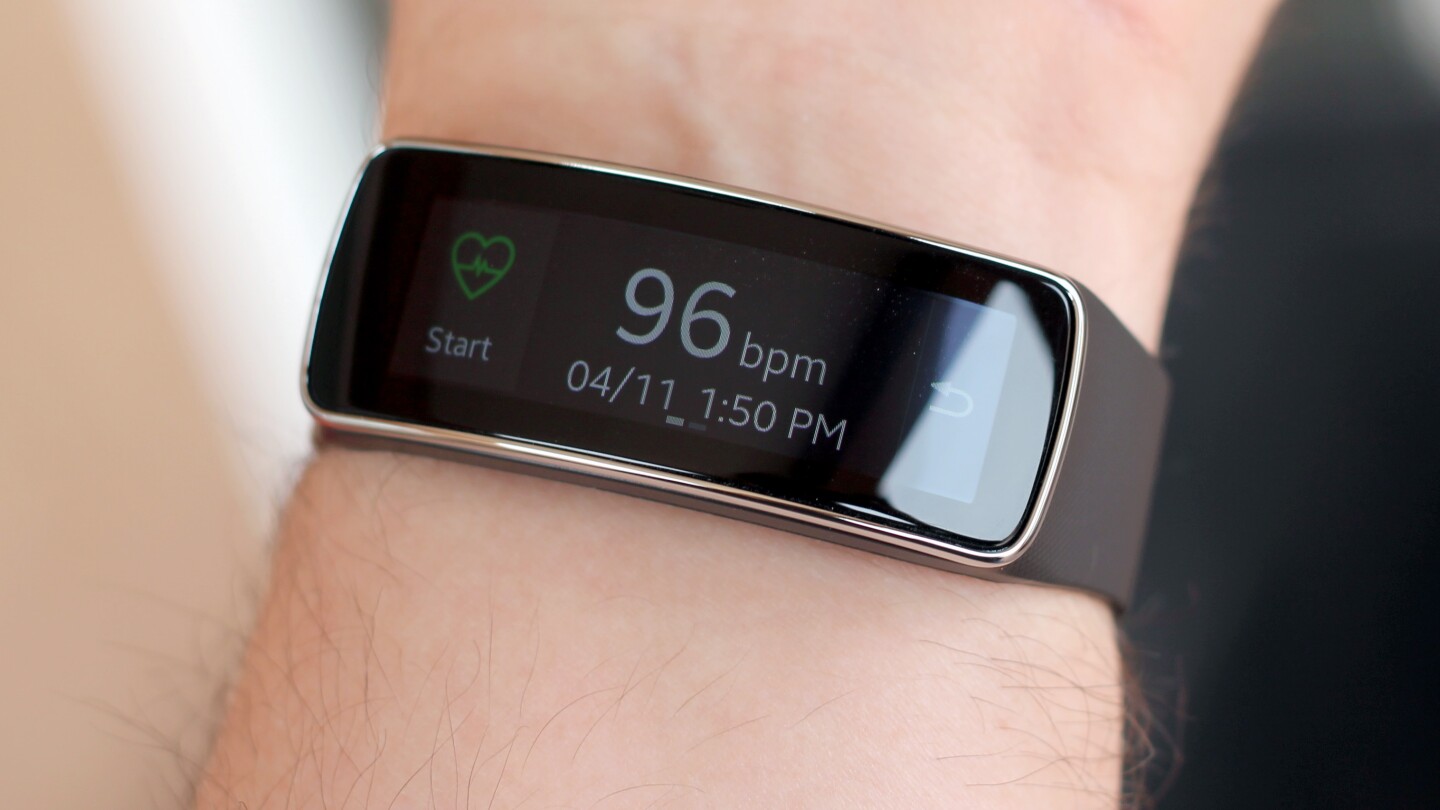 The Gear Fit has a built-in heart rate sensor